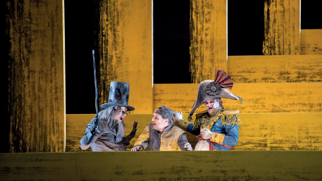 Vor einigen Jahren erregte die Wozzeck-Produktion des Opernhauses Zürich mit ihrer Inszenierung der Oper als Figurentheater Aufsehen.
